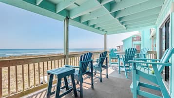 Condo (3 Bedrooms) | Front of property