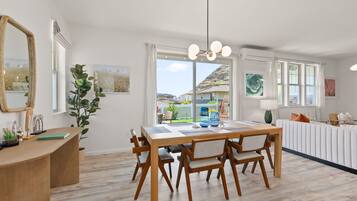 Rumah (3 Bedrooms) | Makan di kamar