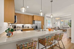 ハウス (4 Bedrooms) | 専用キッチン | 冷蔵庫、電子レンジ、オーブン、食器洗い機