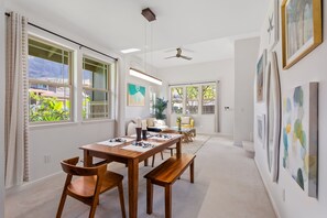 浪漫獨棟房屋 (4 Bedrooms) | 房內用餐區