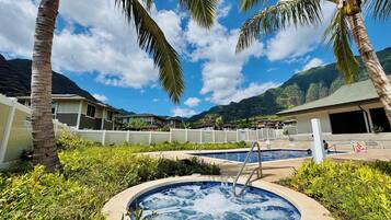 Outdoor pool, sun loungers