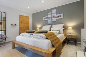 2 slaapkamers, een strijkplank/strijkijzer, gratis wifi, beddengoed