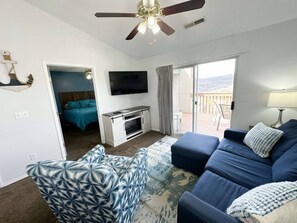 2 slaapkamers, een strijkplank/strijkijzer, wifi, beddengoed