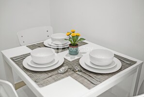 Departamento, 2 habitaciones, vista a la ciudad | Comedor