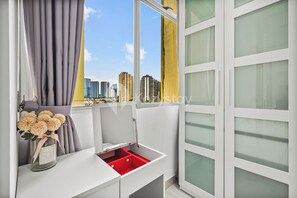 Appartement, 2 chambres, vue ville | 2 chambres, fer et planche à repasser, Wi-Fi gratuit