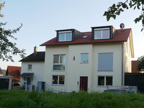 Exterior - Apartment '81sqm' with Private Terrace and Wi-Fi (Wäschenbeuren)