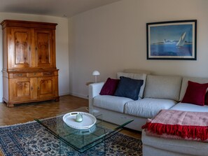 TV - Apartment 'Am Hochblauen' with Mountain View, Shared Terrace and Wi-Fi (Badenweiler)