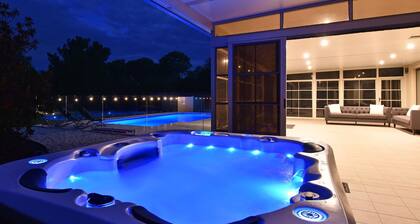Luxury 7 bedroom Estate Hunter Manor Located in Central Hunter Valley