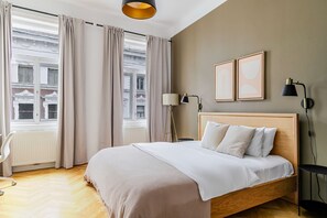 2 chambres, fer et planche à repasser, Wi-Fi, draps fournis