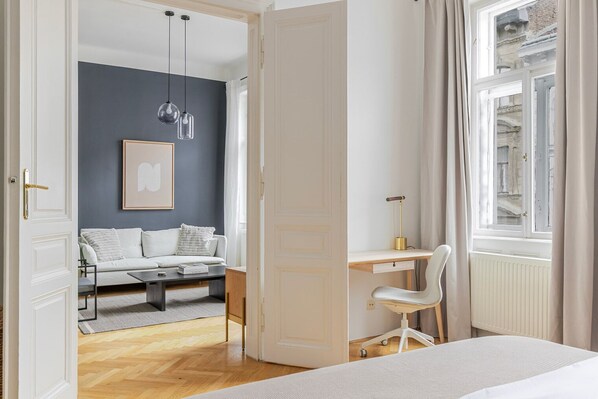 2 chambres, fer et planche à repasser, Wi-Fi, draps fournis