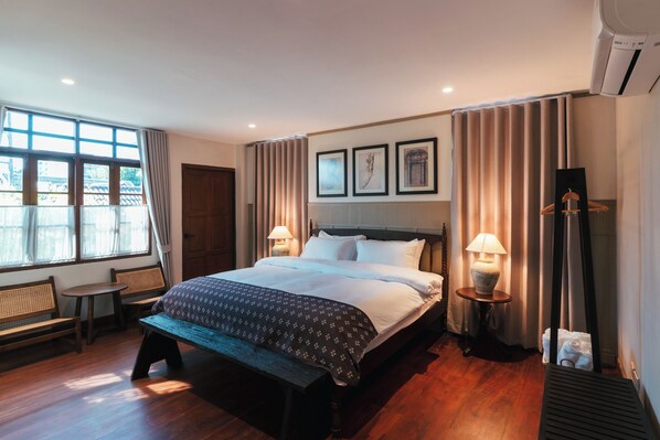 3 bedrooms, in-room safe, desk, iron/ironing board