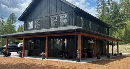 Charming studio in peaceful Somers with WiFi, AC, great views