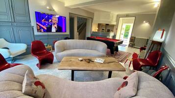 TV, fireplace, table football, stereo