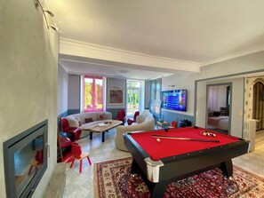 TV, fireplace, table football, stereo