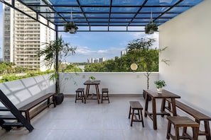 Se ofrece un desayuno típico de la región (180000 VND por persona)