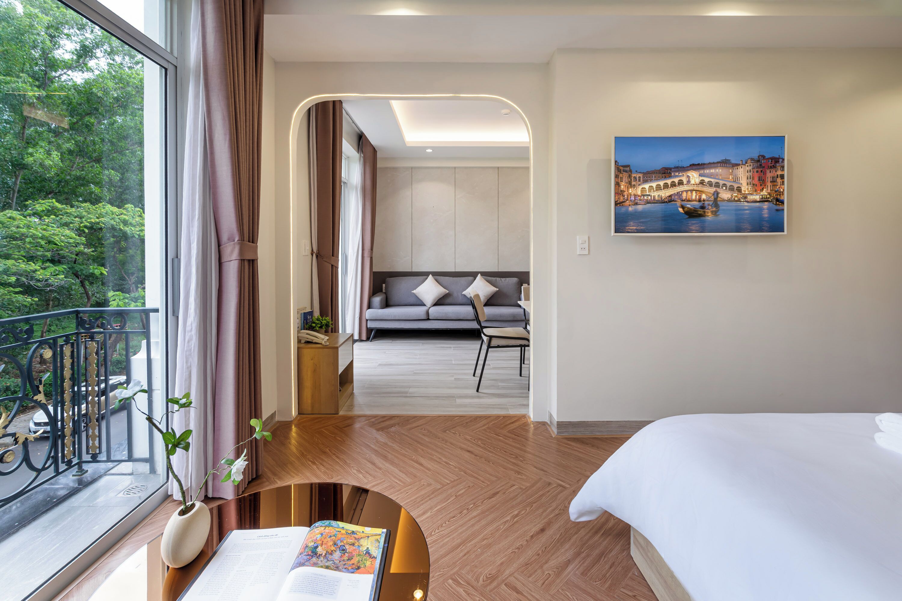 Premier One-bedroom Suite | Insonorización, wifi gratis y ropa de cama 