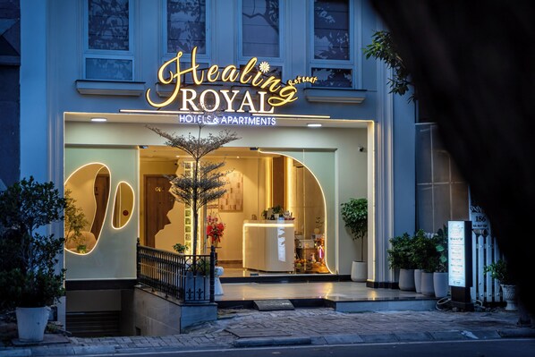 Front of property - The Royal Healing - Phu My Hung (Ho Chi Minh City)