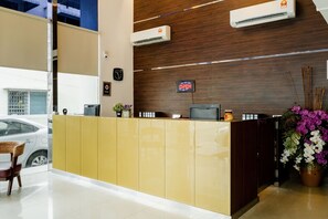 Reception - PP Hotel by Moxy (George Town)