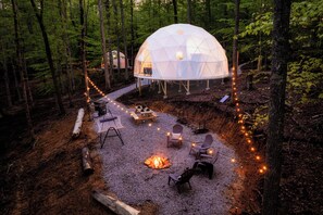 Outdoor dining - Luxury Dome Close w/ Sauna, Fire Pit, Close to Brimstone, Big South Fork (Robbins)