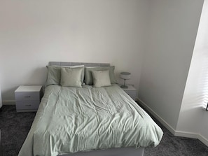 3 dormitorios, tabla de planchar con plancha, wifi y ropa de cama