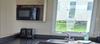 Caravan 163 sleeps up to 8 guests