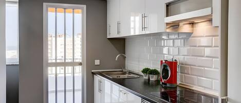 Réfrigérateur, four, plaque de cuisson, lave-vaisselle