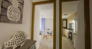 Dining - Apartment 'Gandiaziar Premium' with Wi-Fi and Air Conditioning (Grau i Platja)