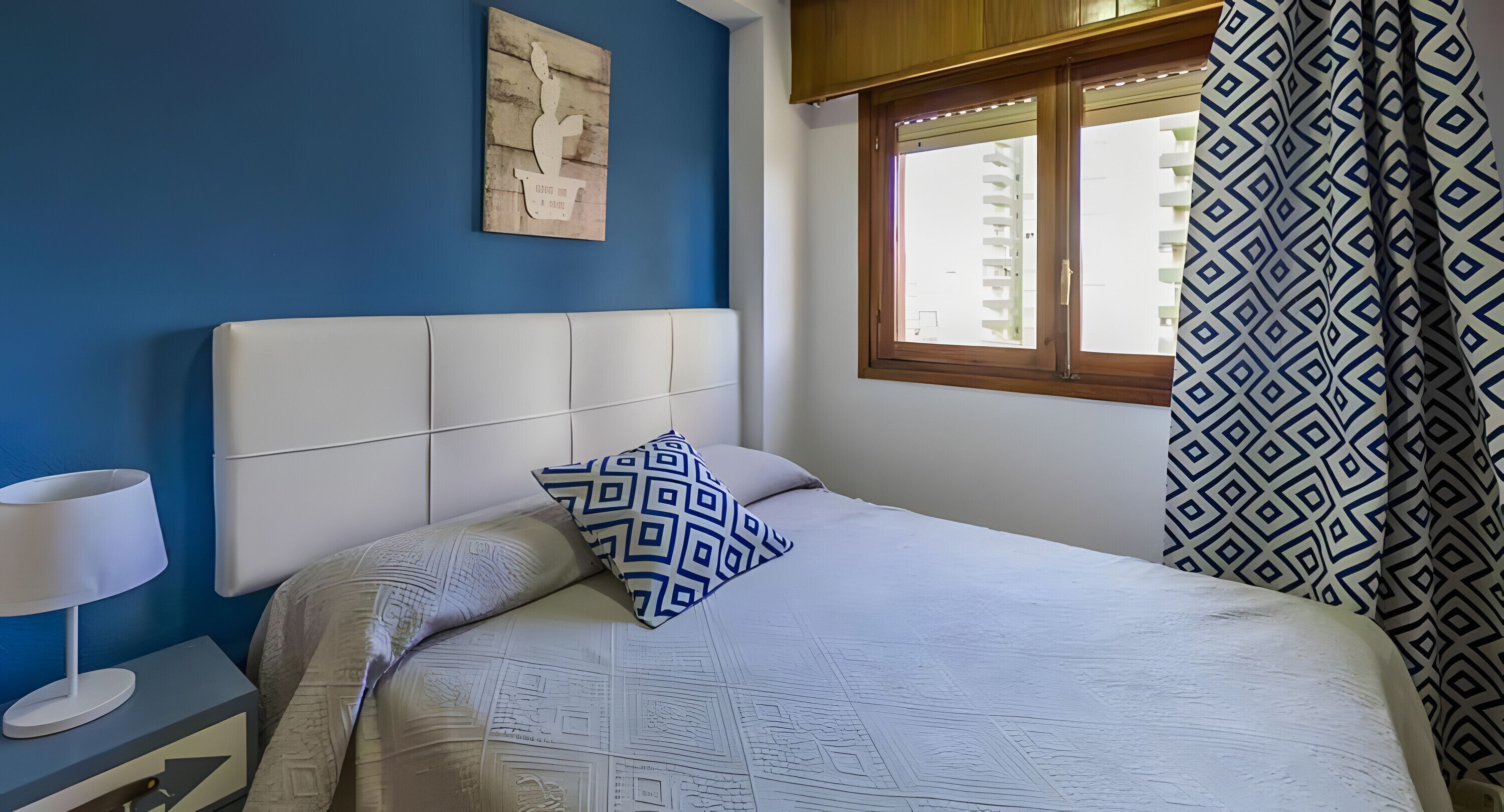 3 habitaciones, tabla de planchar con plancha y wifi gratis 