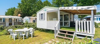 MH 195 Les Mathes 'les 3 coups' – Covered Terrace, Private Garden, BBQ, Family-Friendly