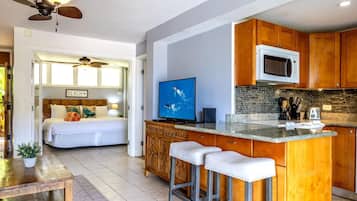 Condo (1 Bedroom) | Cocina privada | Microondas, horno, parrilla de estufa y lavavajillas