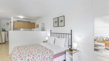 Bügeleisen/Bügelbrett, kostenloses WLAN, Bettwäsche