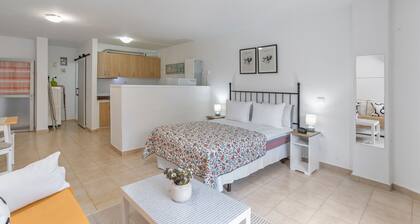 Vacation Studio 'Danoe 4' with Mountain View and Wi-Fi