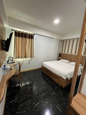 Bureau, espace de travail pour ordinateur portable