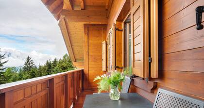 Apartment 'Sonnblick' with Mountain View, Shared Garden and Wi-Fi