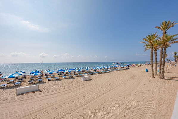 Una playa cerca