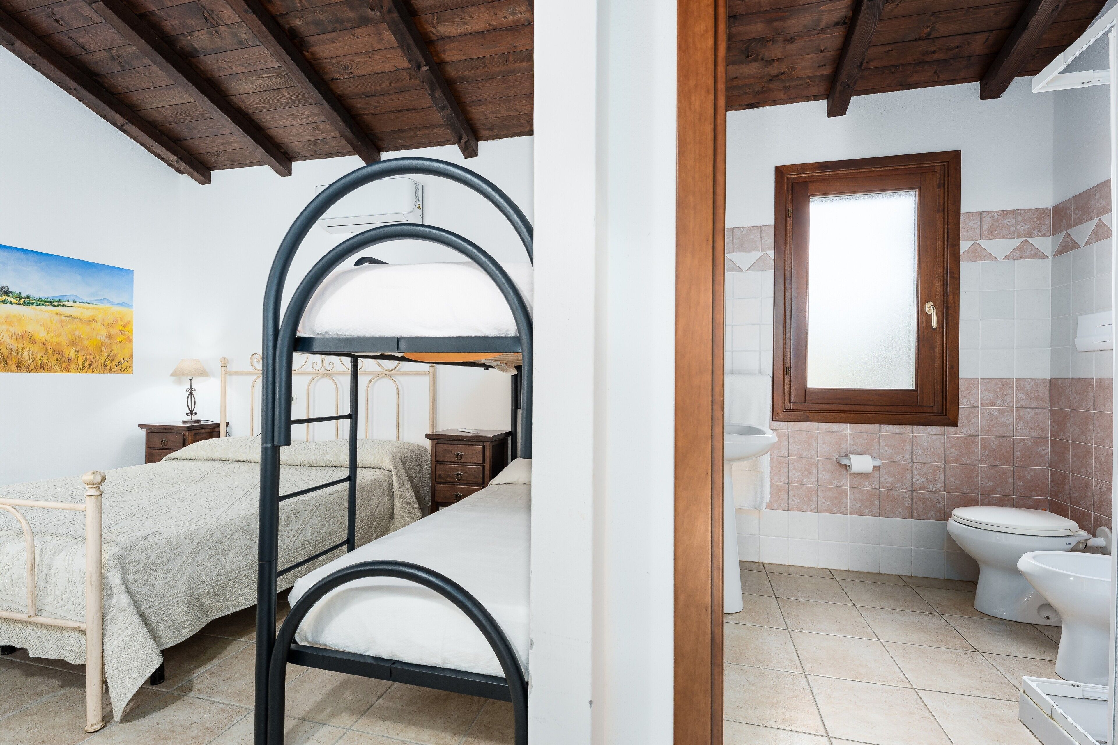 1 bedroom, free WiFi, bed sheets