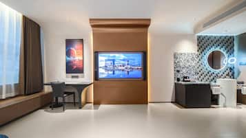 Familie suite | Een bureau, een laptopwerkplek, gratis wifi, beddengoed