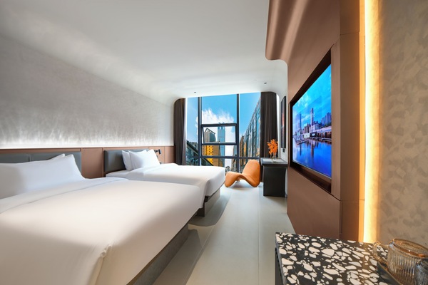 Superior Twin Room, City View | Desk, laptop workspace, WiFi (free), bed sheets