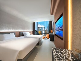 高级双床房, 城市景观 | 办公桌、笔记本电脑工作区、免费 WiFi、床单