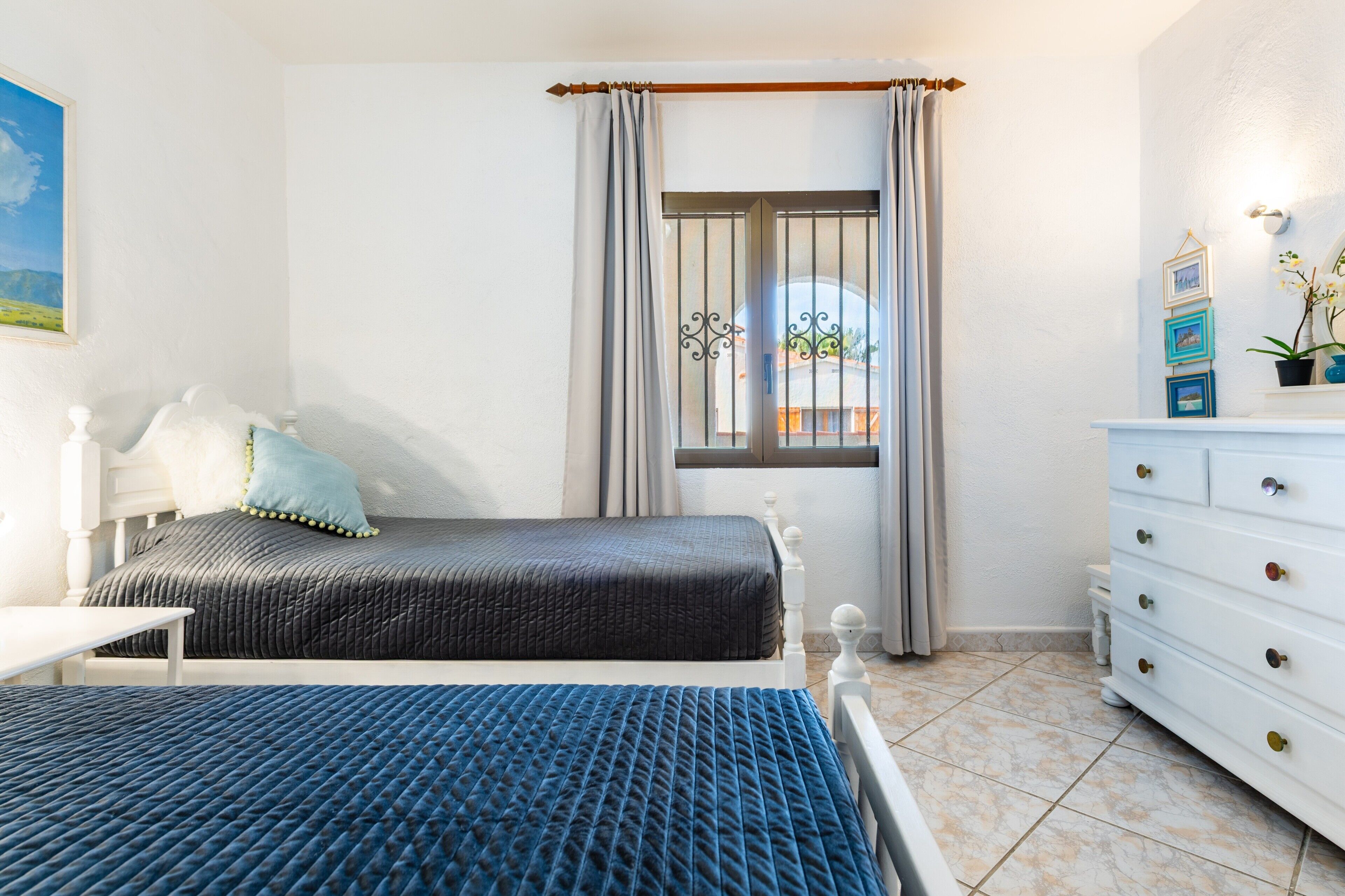 2 多间卧室、免费 WiFi、床单