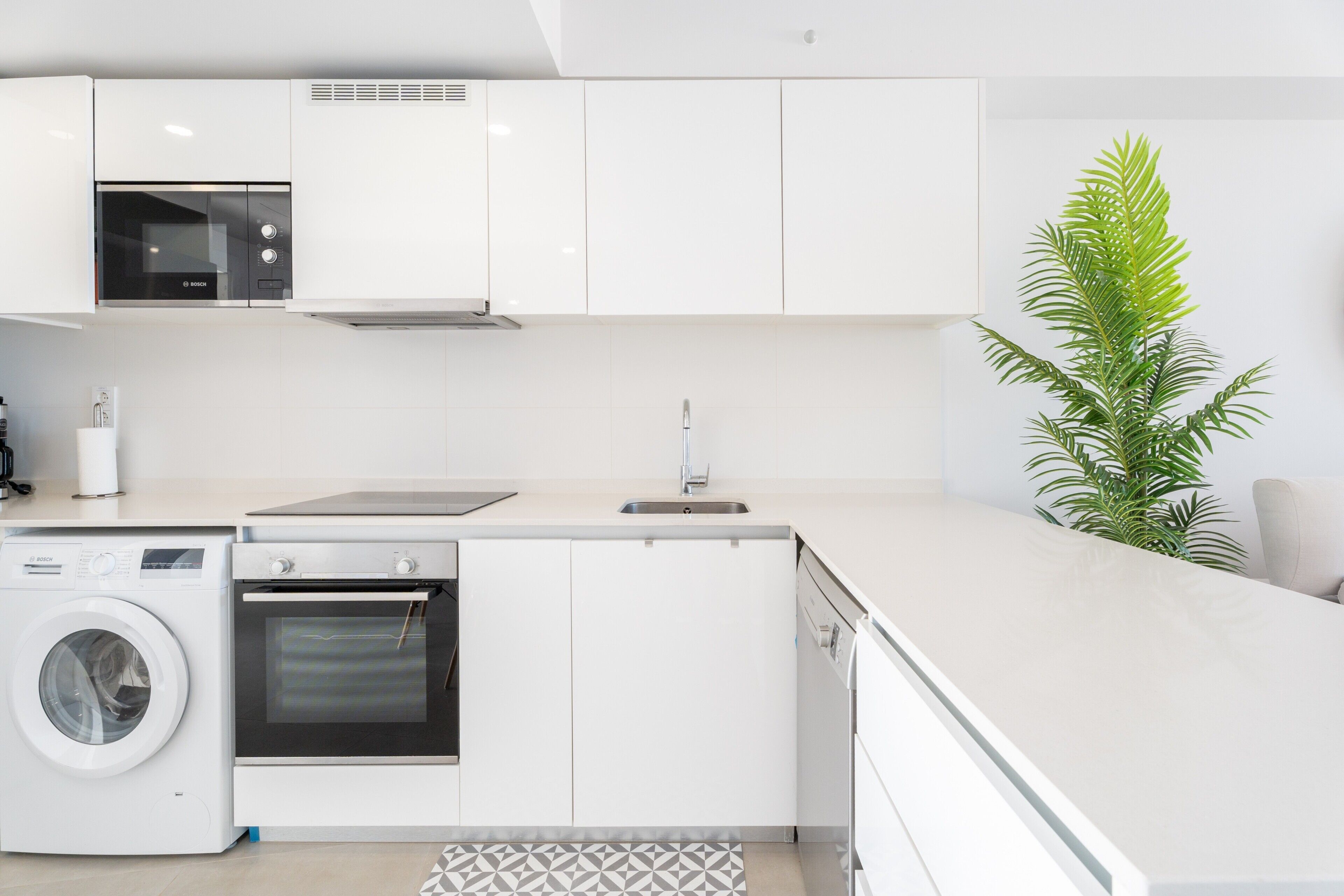 Refrigerador, microondas, horno, placa de cocina