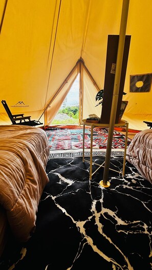 Tält Deluxe | 1 sovrum, skrivbord och sängkläder