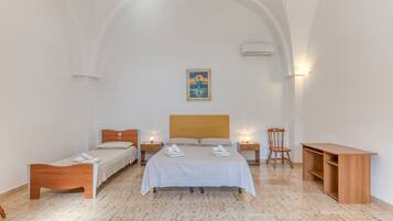 2 Schlafzimmer, Bügeleisen/Bügelbrett, Bettwäsche