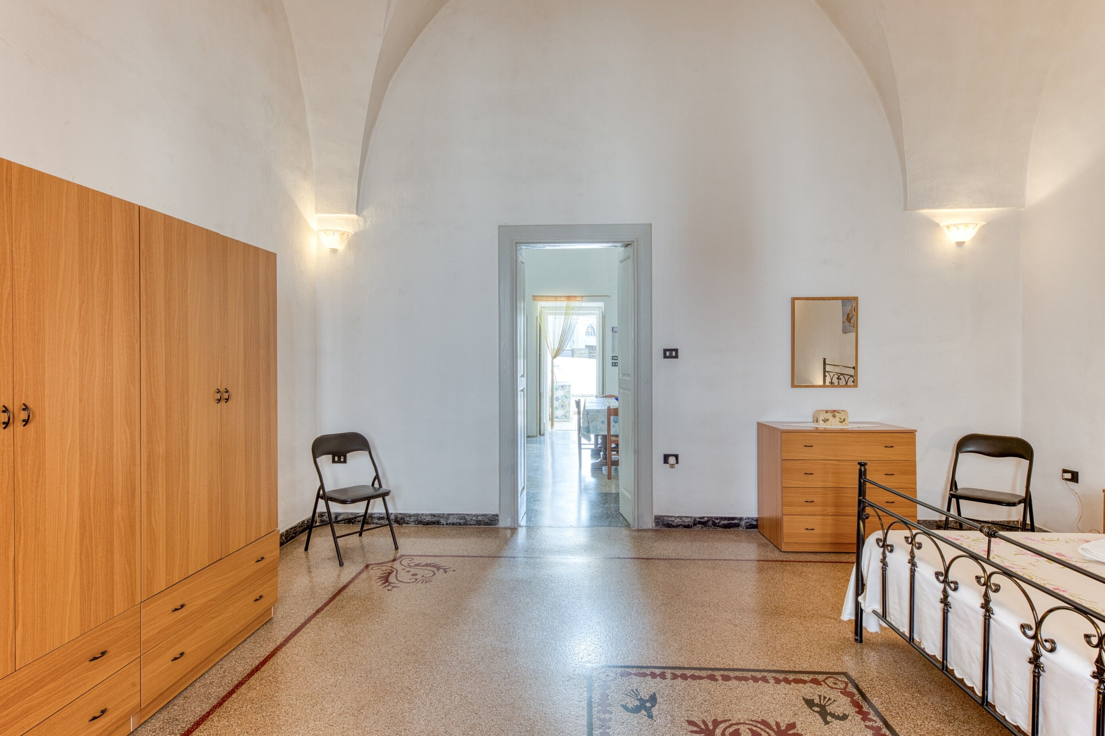 2 bedrooms, iron/ironing board, bed sheets