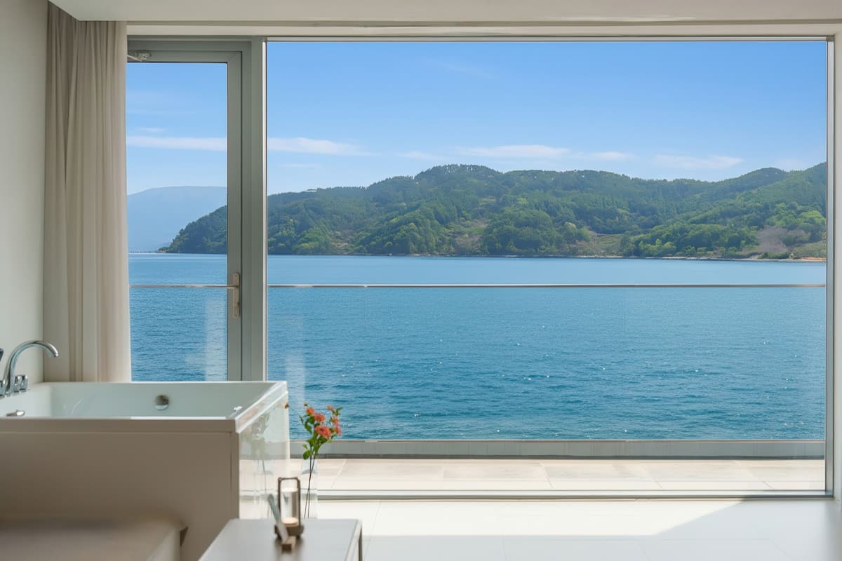 Basic Room, 1 Bedroom (Room 201 (Spa/Ocean View Window)) | 1 bedroom, free WiFi