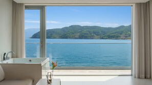 Basic Room, 1 Bedroom (Room 201 (Spa/Ocean View Window)) | 1 bedroom, free WiFi - Geoje Lighthouse Pension (Geoje)