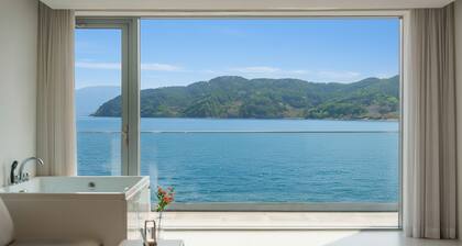 Geoje Lighthouse Pension