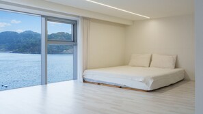 Basic Room, 1 Bedroom (Room 302 (Spa/Ocean View Window)) | 1 bedroom, free WiFi