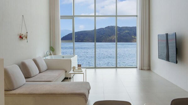 Basic Room, 1 Bedroom (Room 301 (Spa/Ocean View Window)) | Exterior - Geoje Lighthouse Pension (Geoje)