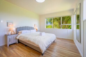 2 bedrooms, WiFi (free), bed sheets